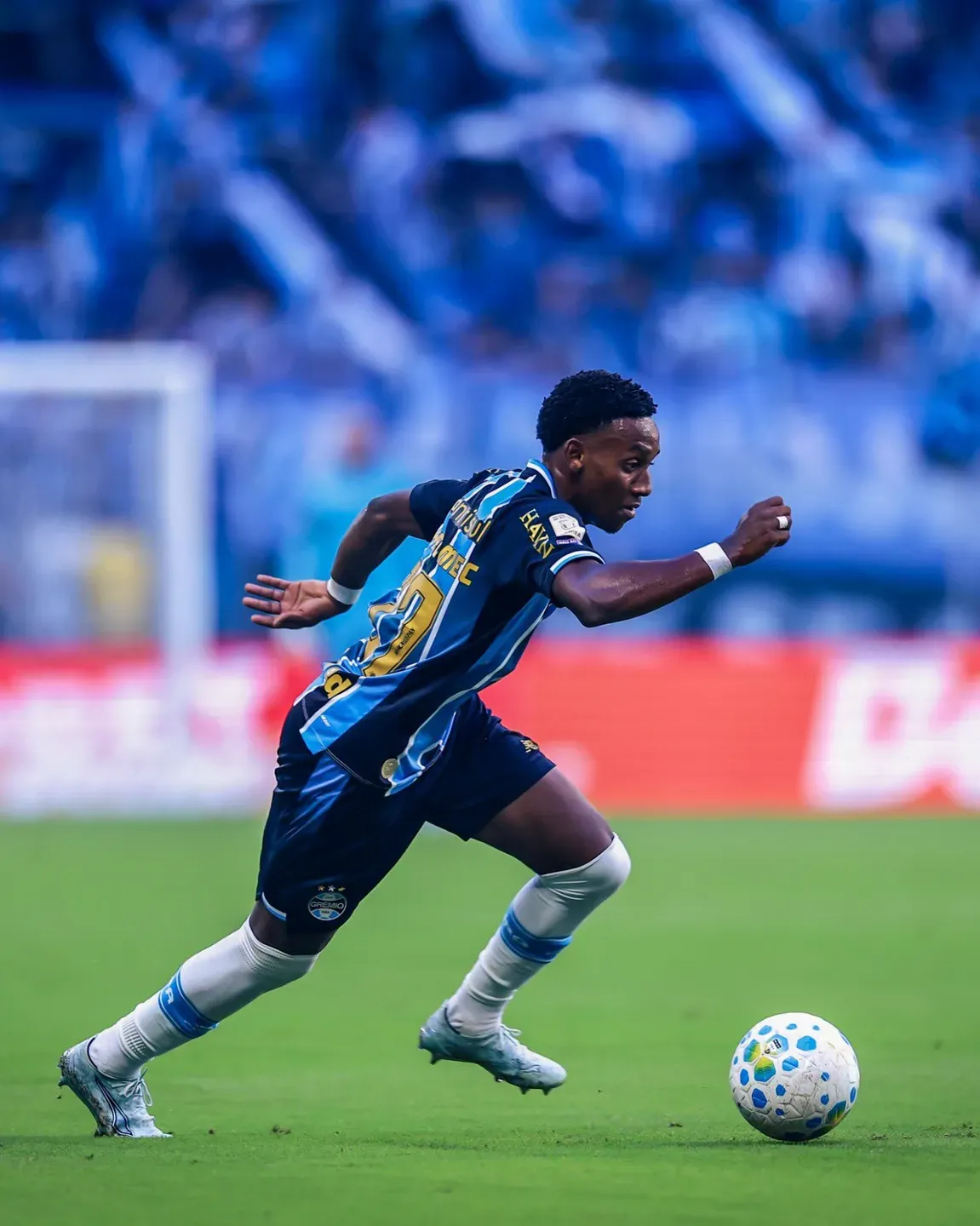 Souza e Gabriel Mec chegam hoje ao Porto
